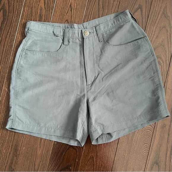 North face hiking shorts bluish grey colour 100% nylon size 8 - Picture 1 of 7